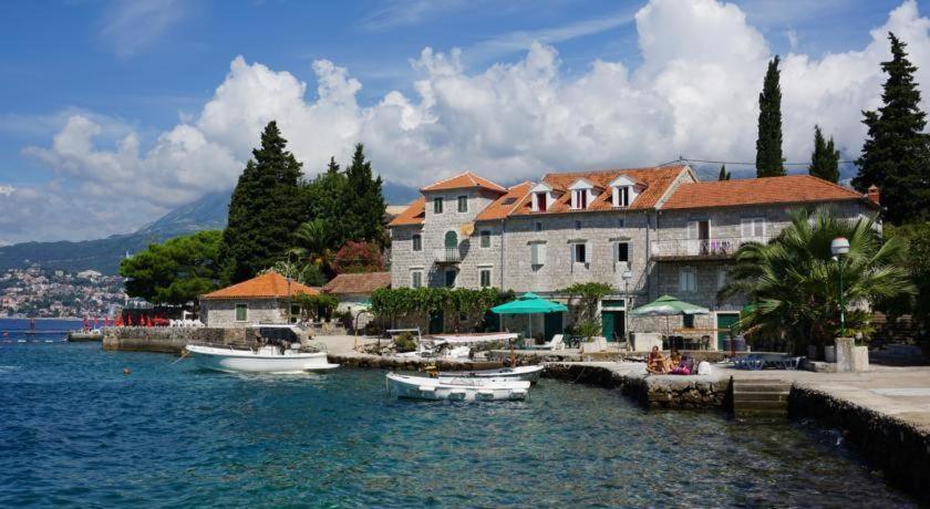 Glamping Peninsula Lustica Rose Villa Tivat Dış mekan fotoğraf